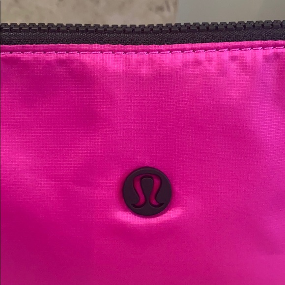 Lululemon All Your Small Things Pouch Mini - Picture 4 of 7
